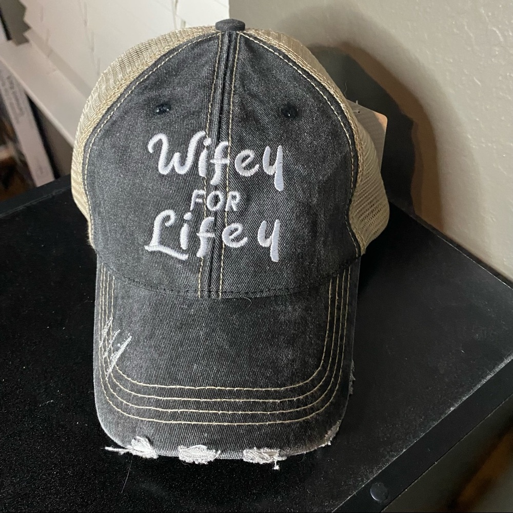Wifey for lifey Distressed trucker hat